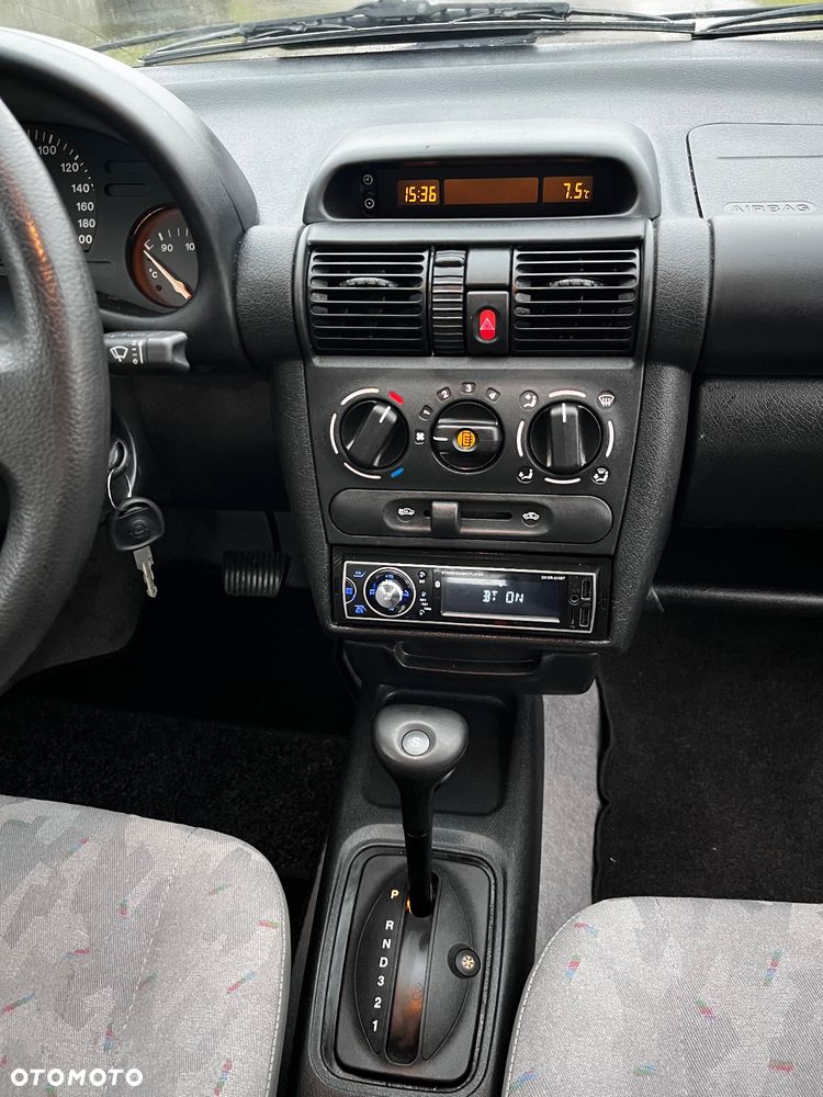 Opel Corsa - 15