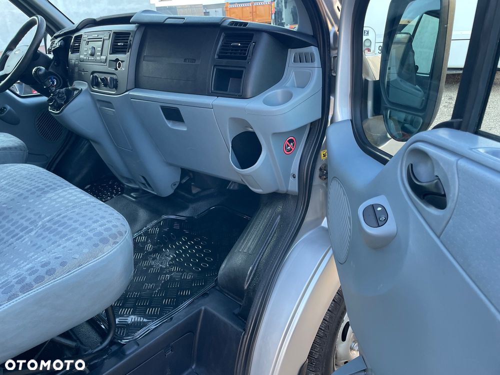 Ford Transit - 27
