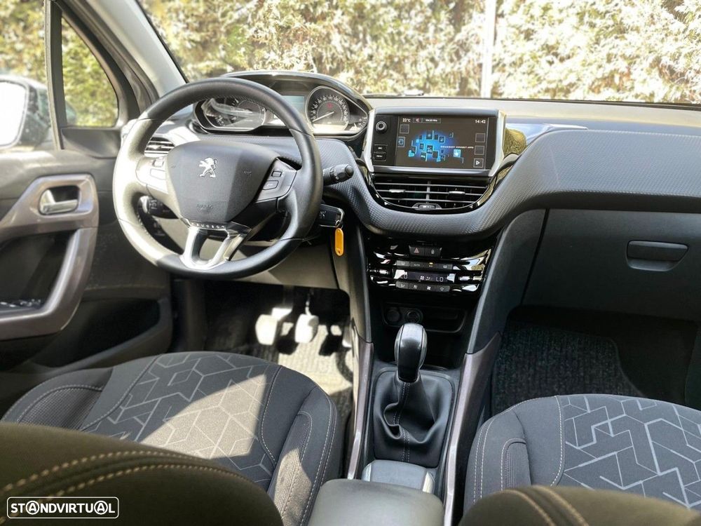 Peugeot 2008 1.2 PureTech Style - 6