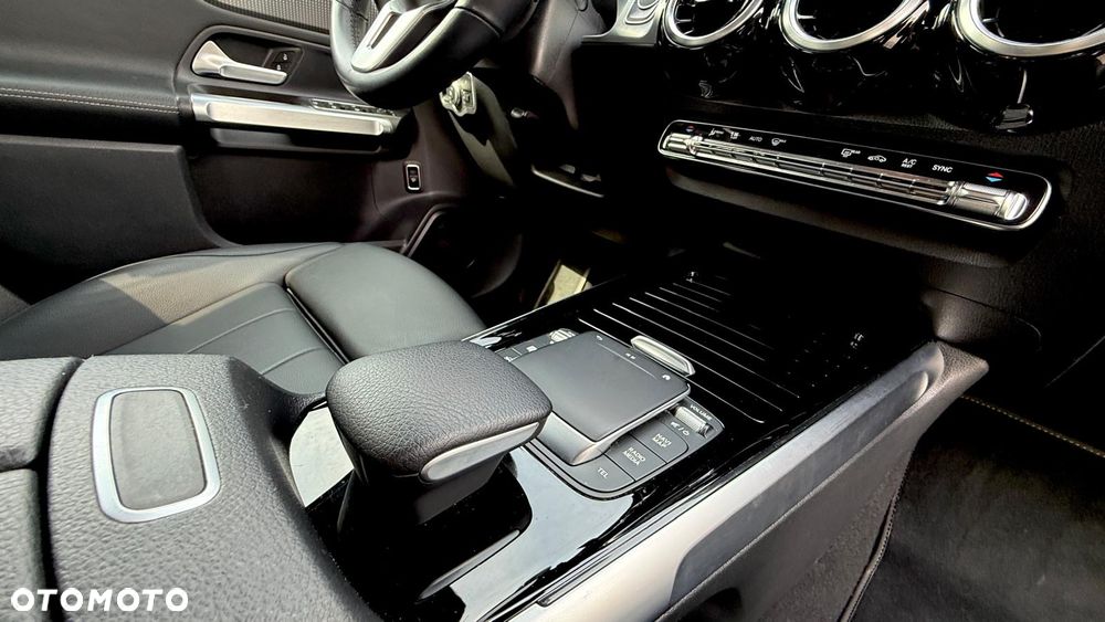 Mercedes-Benz GLB 180 d Edition 1 8G-DCT - 14