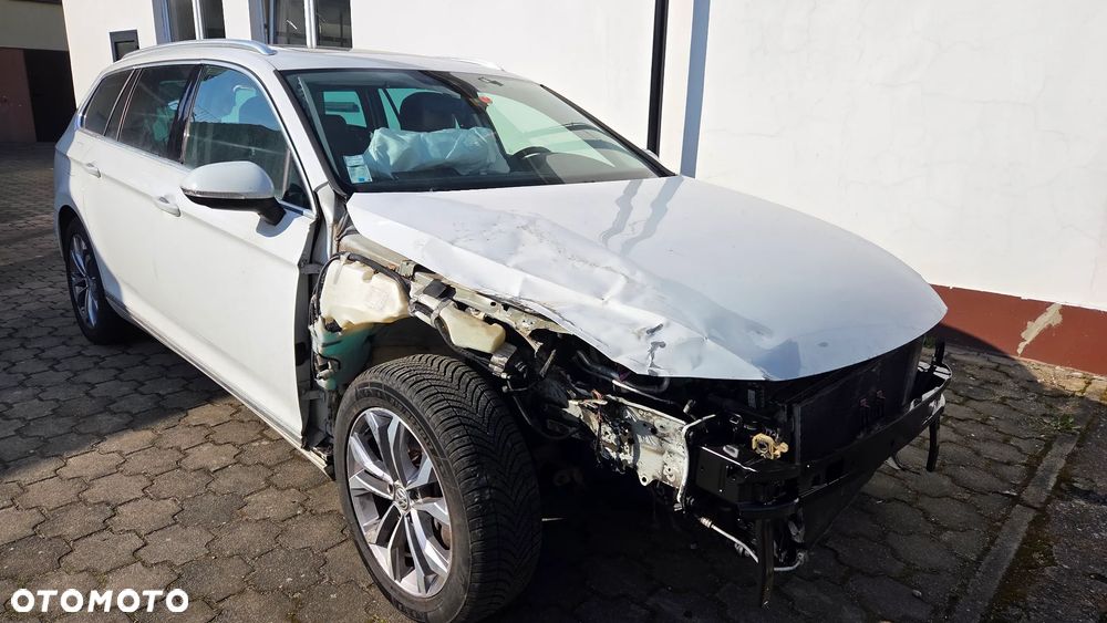Volkswagen Passat 2.0 TDI SCR (BlueMotion Tech) 4Motion D Highline - 23