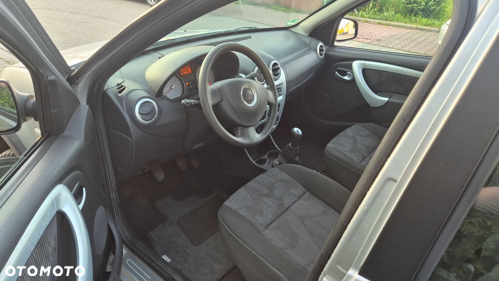 Dacia Sandero Stepway 1.6 - 9