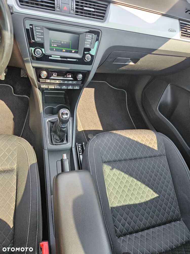 Skoda RAPID 1.2 TSI Edition - 19