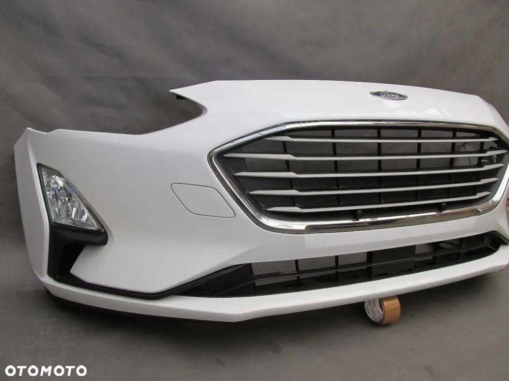 Zderzak przedni Ford Focus MK4 18 - 22 Frozen White - 2