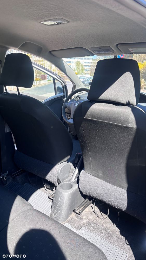Toyota Yaris 1.0 Luna - 11
