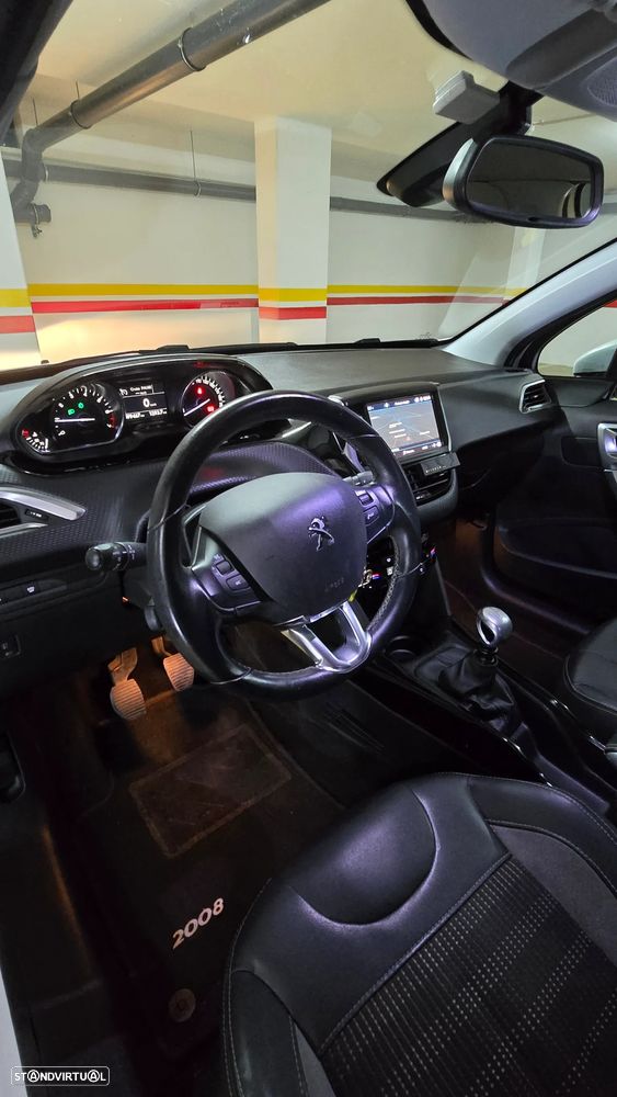 Peugeot 2008 1.2 PureTech Allure - 11