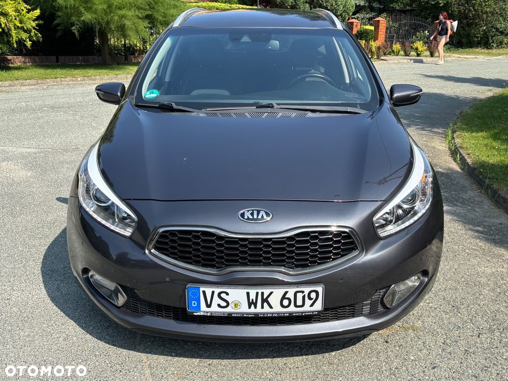 Kia Ceed 1.6 GDI DCT Platinum Edition - 1