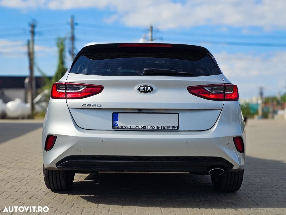 Kia Ceed - 8
