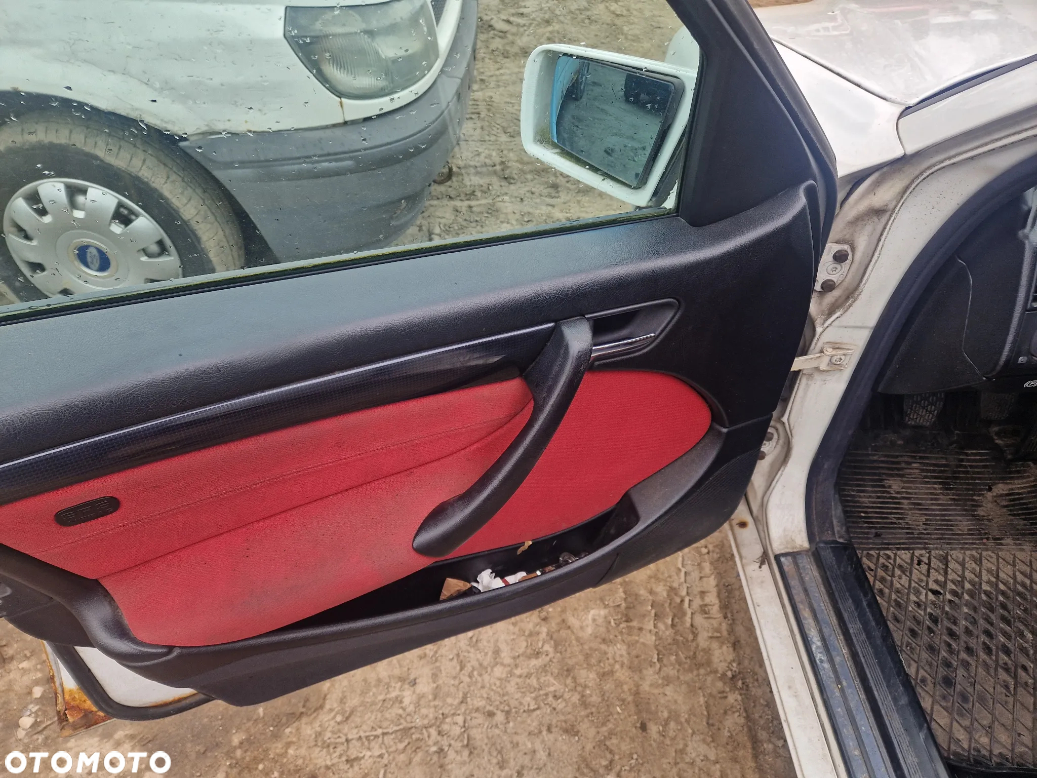 mercedes W202 787 fotel fotele kanapa deska kokpit podsufitka boczek boczki klamka podłokietnik licznik prędkościomierz - 2