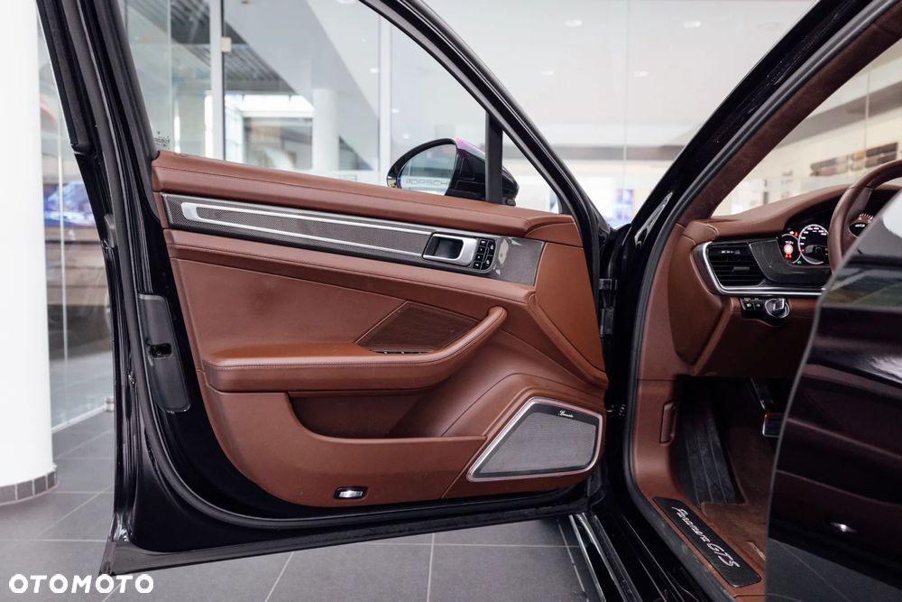 Porsche Panamera GTS - 30