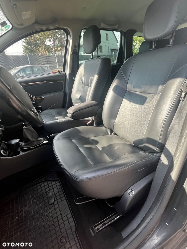 Dacia Duster 1.6 16V 105 4x4 Prestige - 9