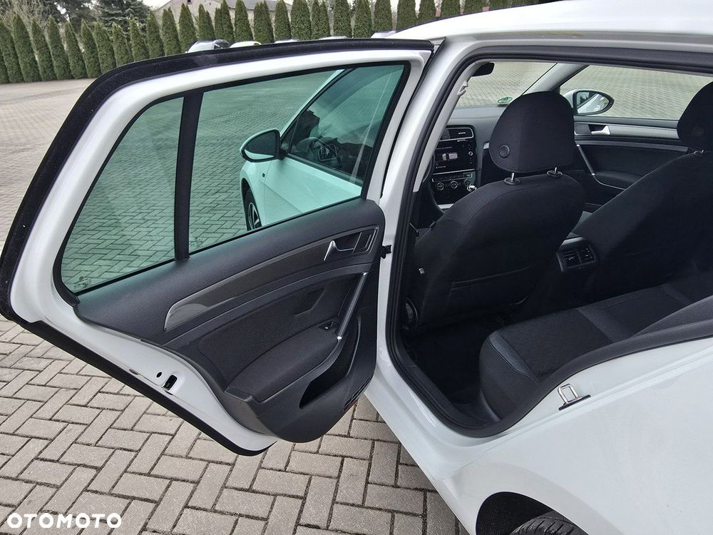 Volkswagen Golf - 18