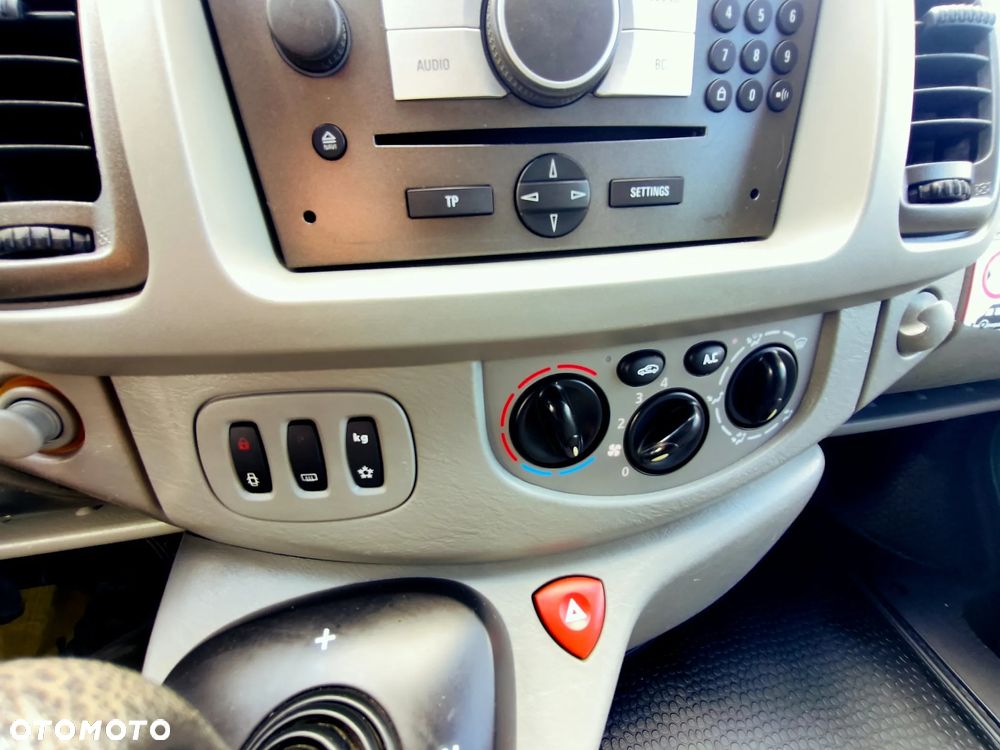Opel VIVARO - 14