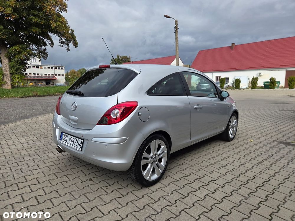 Opel Corsa 1.4 16V Edition 150 - 5