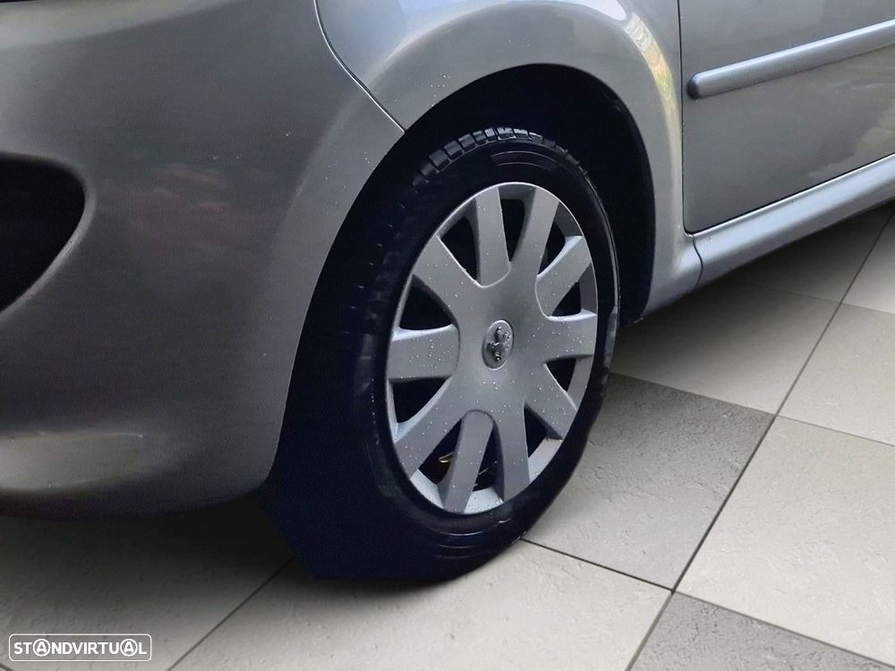 Peugeot 107 1.0 Urban - 9