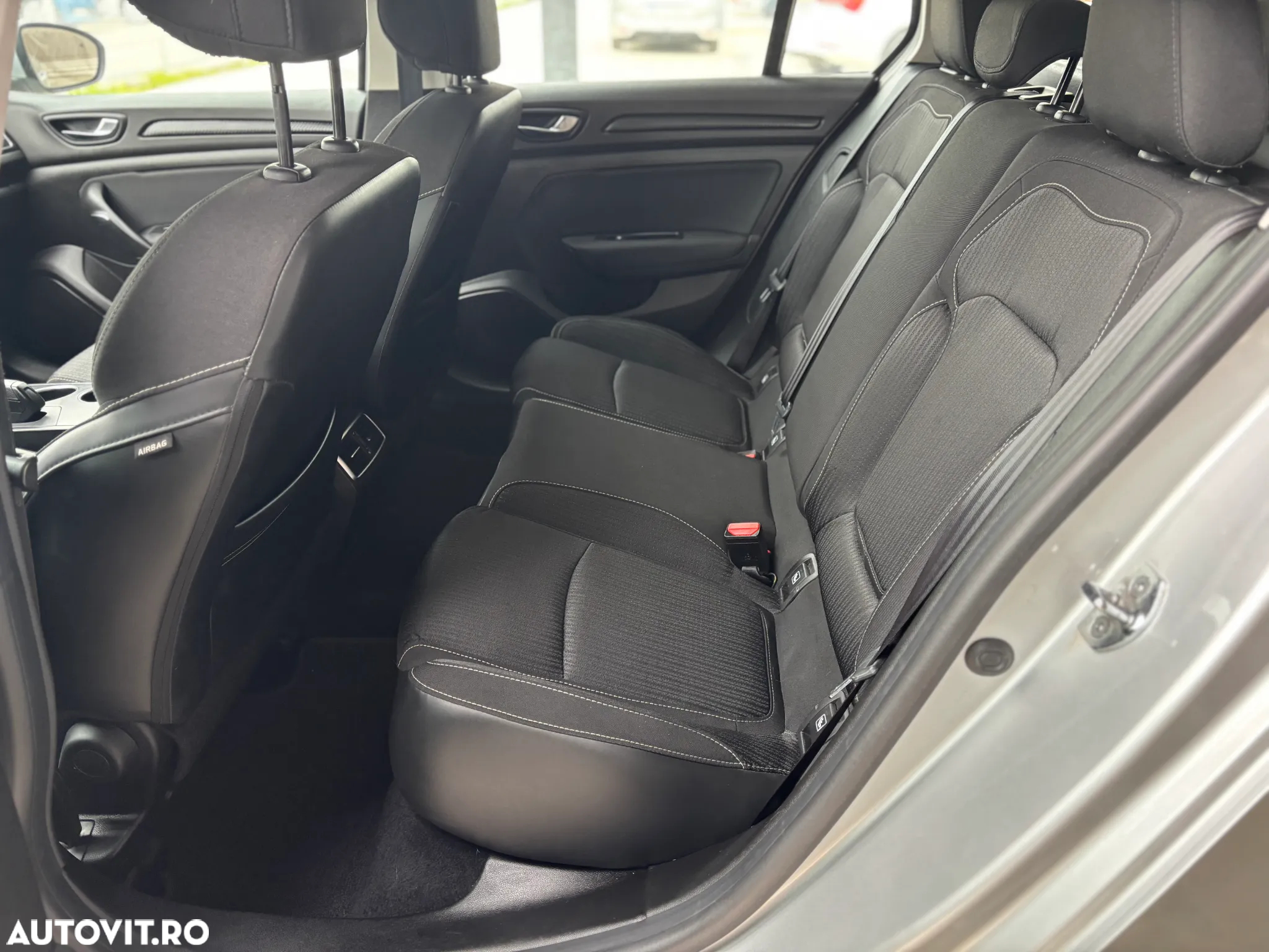 Renault Megane BLUE dCi 115 EDC BUSINESS EDITION - 35