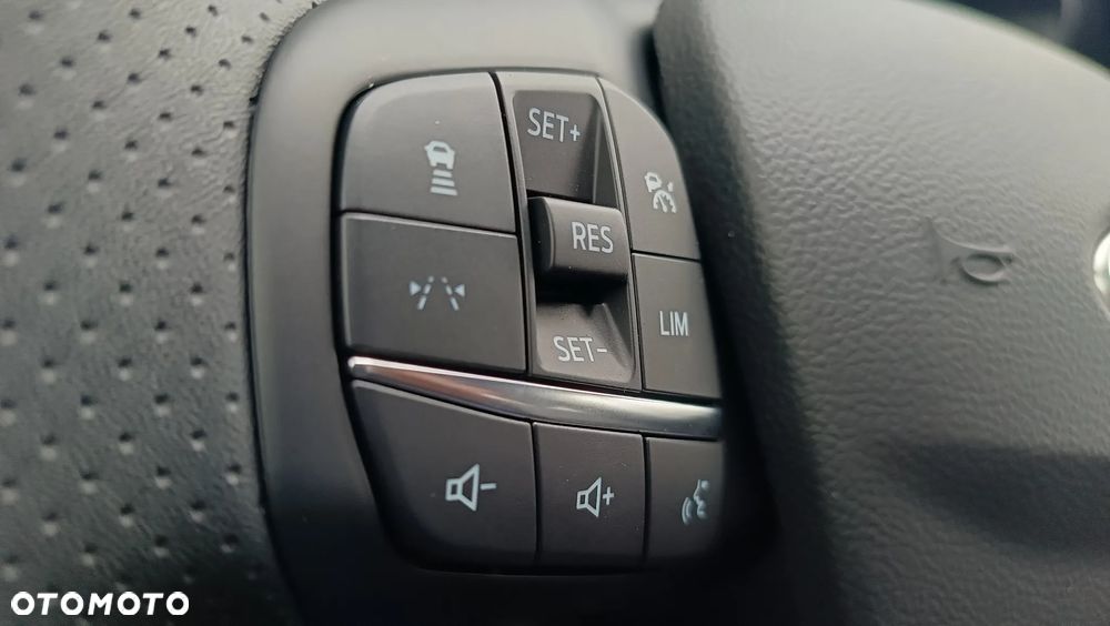Ford Kuga 1.5 EcoBoost FWD ST-Line X - 38