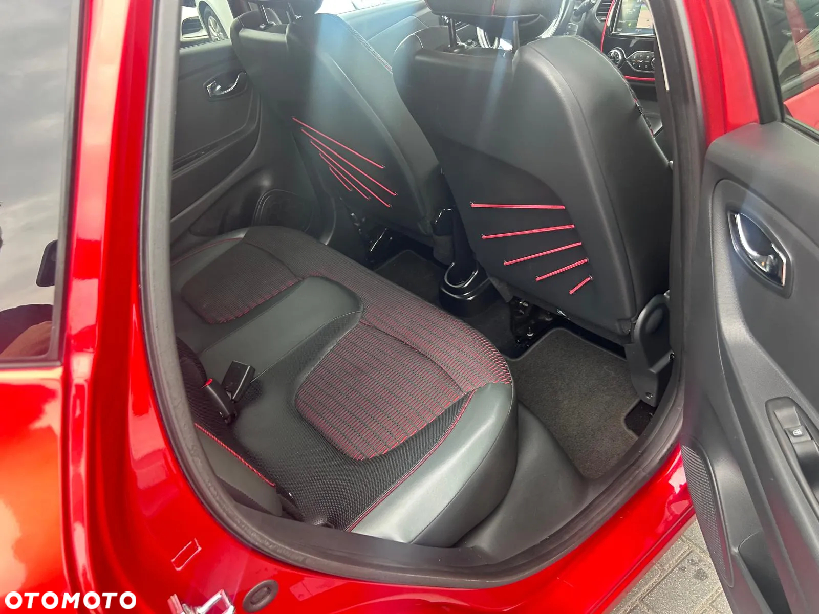 Renault Captur 1.2 TCe Helly Hansen EDC - 14