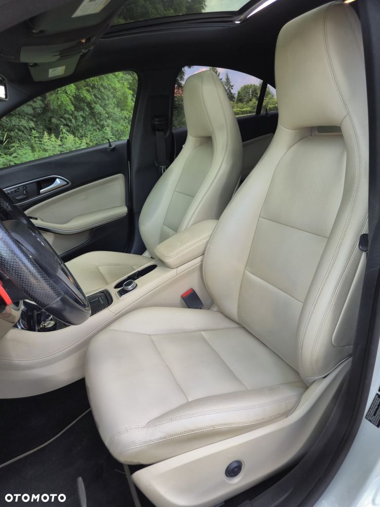 Mercedes-Benz CLA 250 7G-DCT - 10