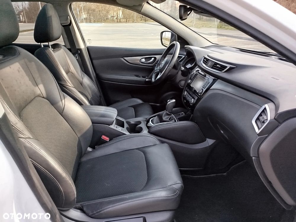 Nissan Qashqai 1.2 DIG-T Tekna Xtronic - 32