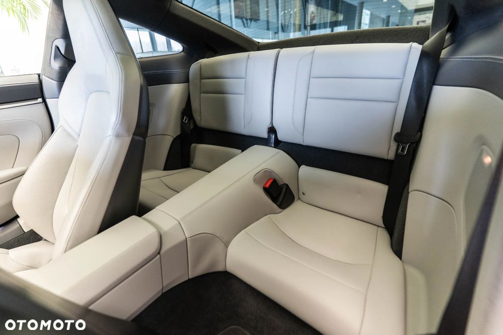 Porsche 911 Carrera 4S - 28