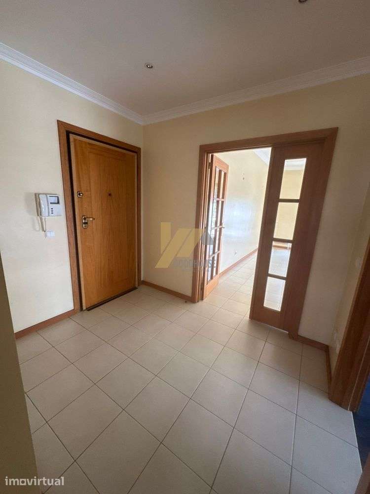 Apartamento T3 com lugar garagem e arrumos - Grande imagem: 3/11