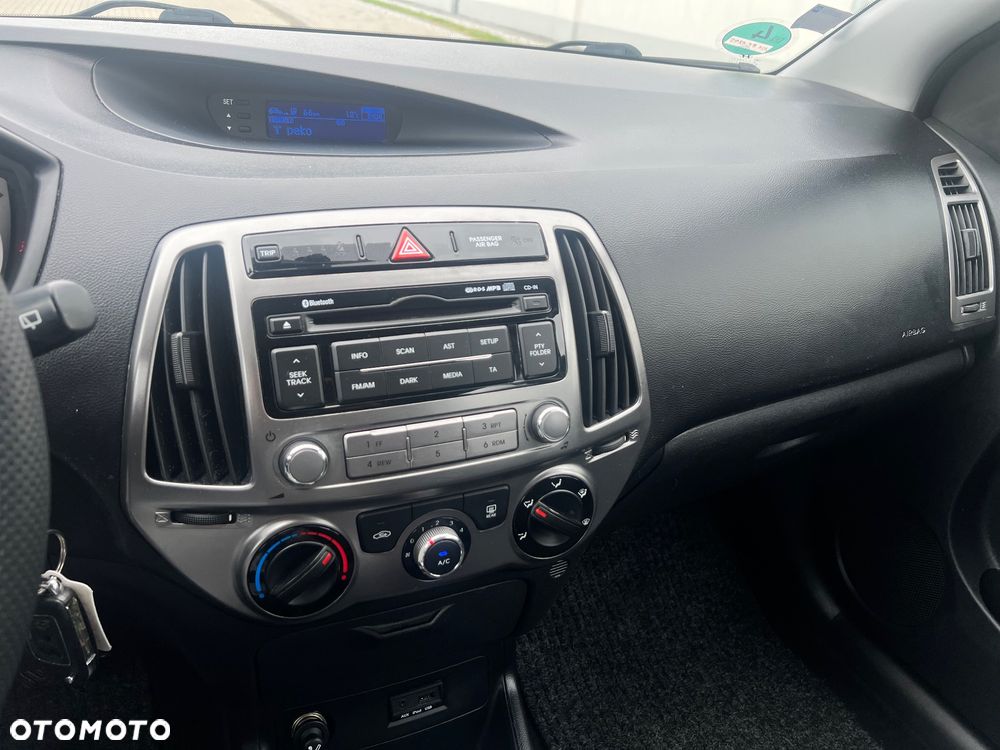 Hyundai i20 1.2 Trend - 24