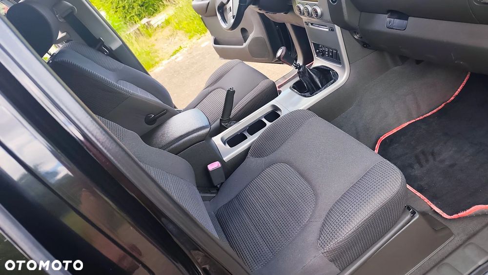 Nissan Pathfinder 2.5 dCi Premium - 29
