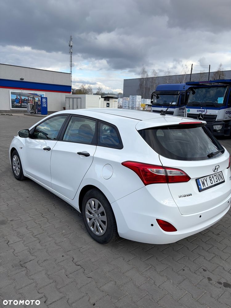 Hyundai i30 1.6 CRDi BlueDrive Classic - 11