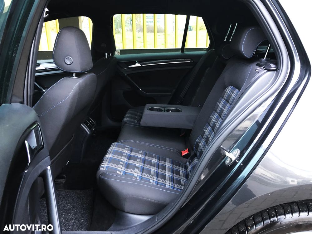 Volkswagen Golf GTE - 8