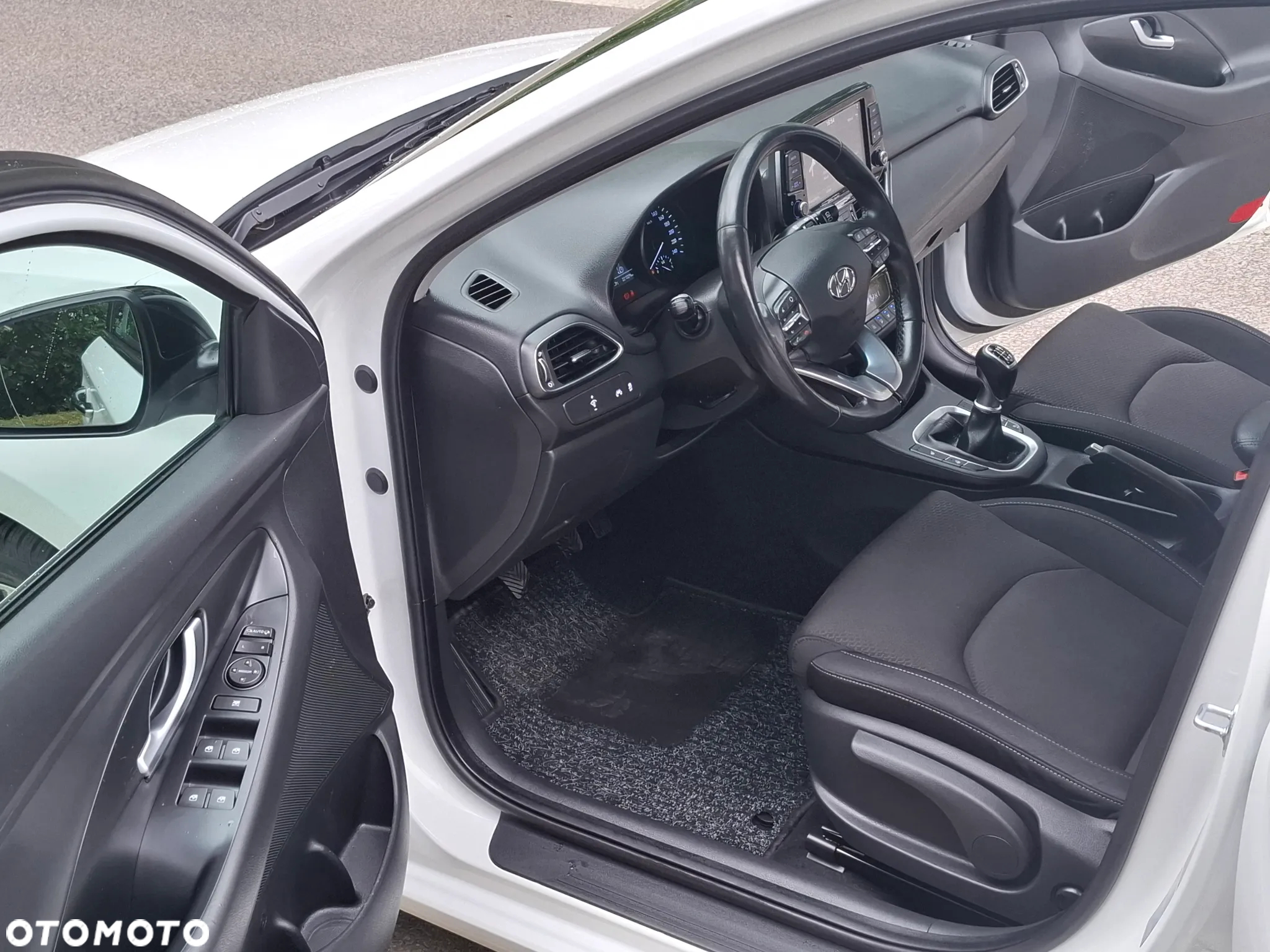 Hyundai i30 1.6 CRDI Fifa World Cup Edition - 10