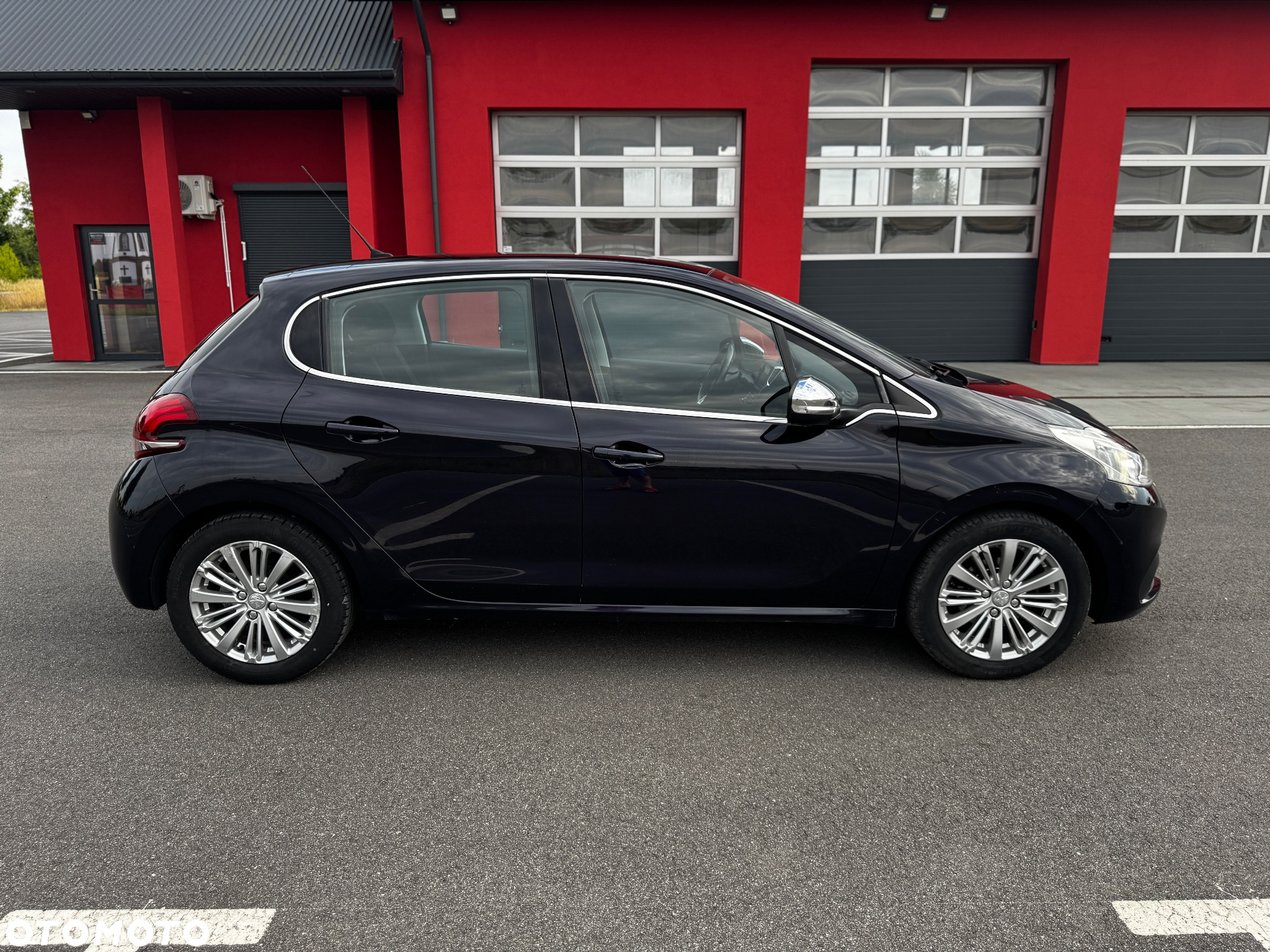 Peugeot 208 1.2 PureTech Allure - 11