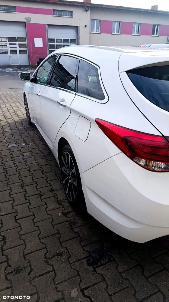 Hyundai i40 Kombi 1.7 CRDi DCT Trend - 5