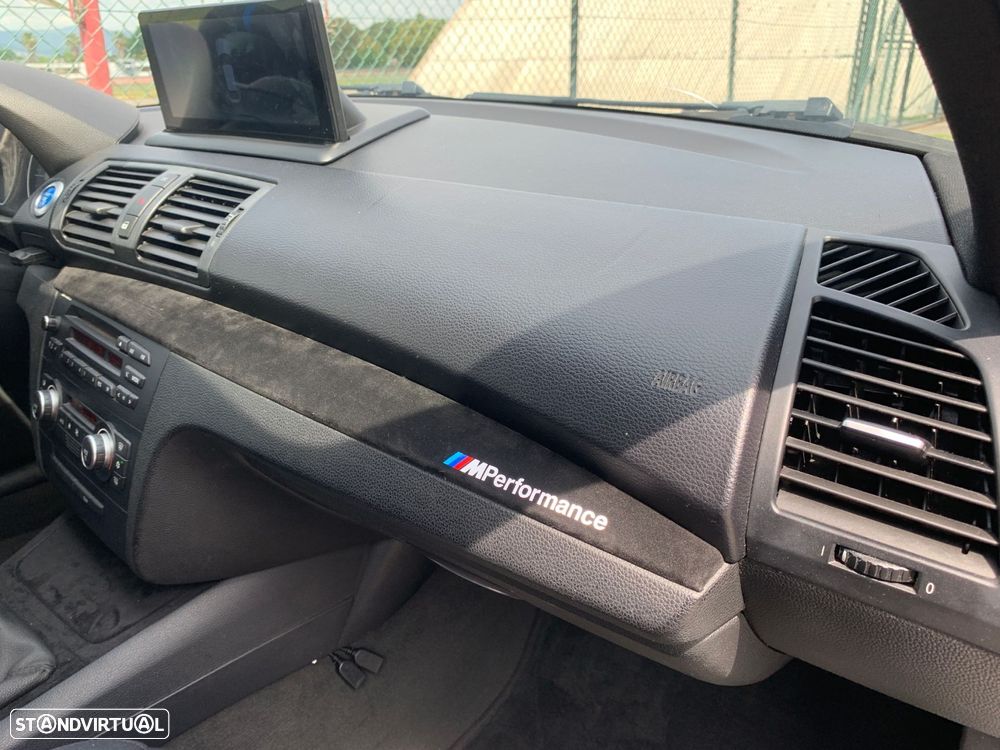 BMW 118 d Pack M - 43