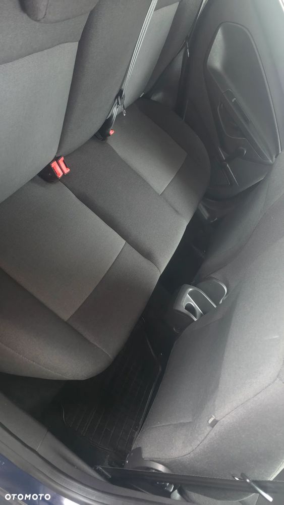 Ford Fiesta 1.5 TDCi Ambiente - 25