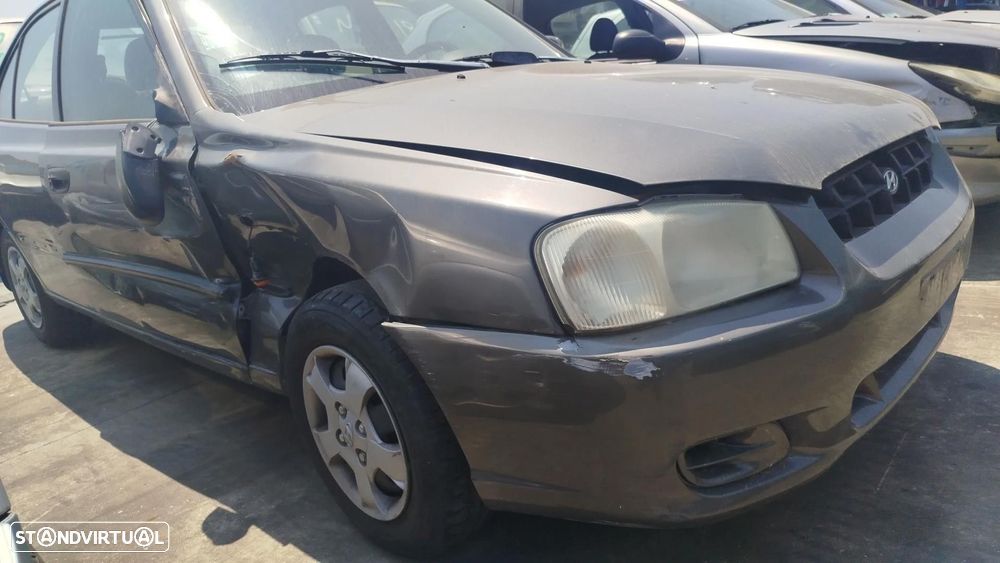 Pára-choques frente HYUNDAI Accent II (LC) - 3