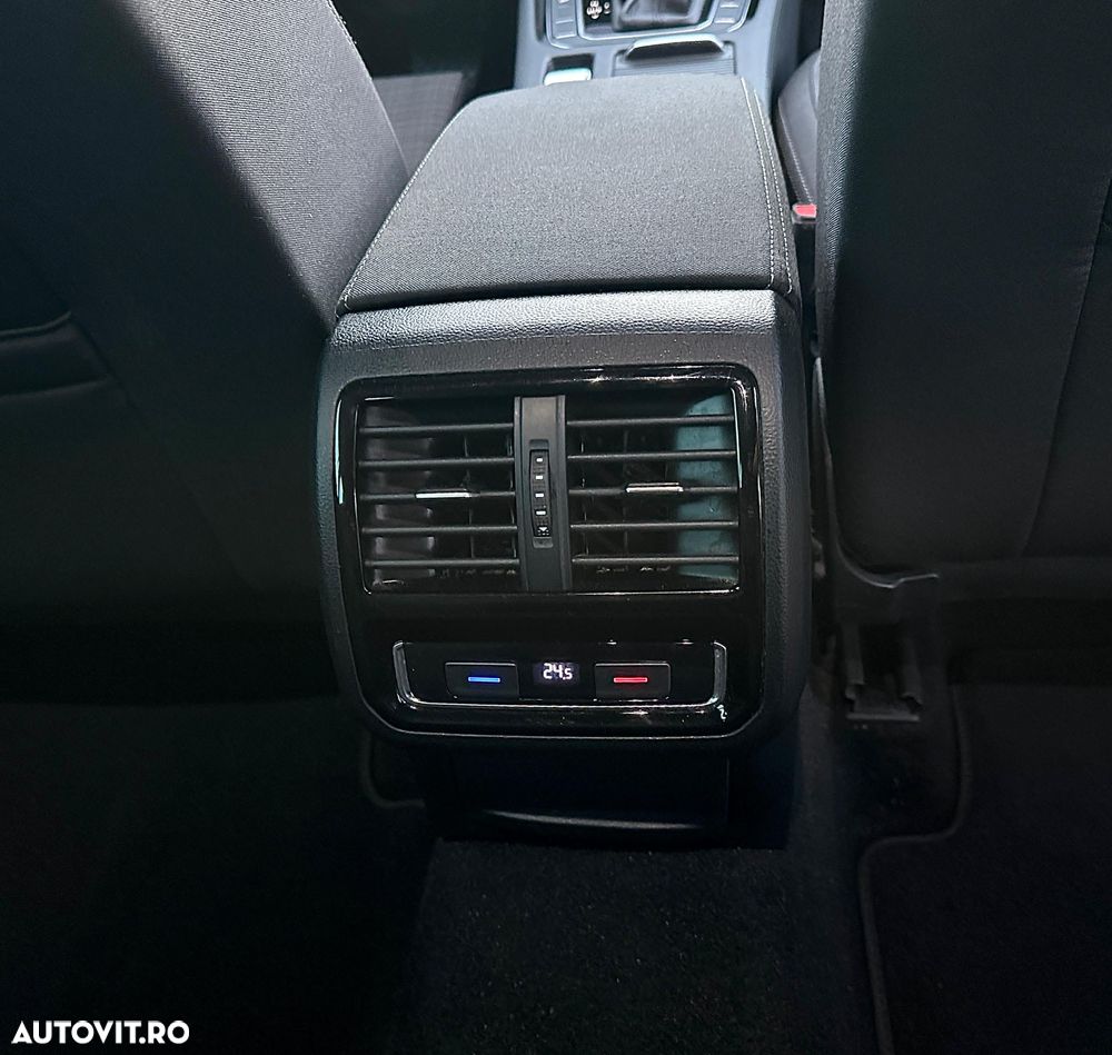 Volkswagen Passat 2.0 TDI DSG Comfortline - 24