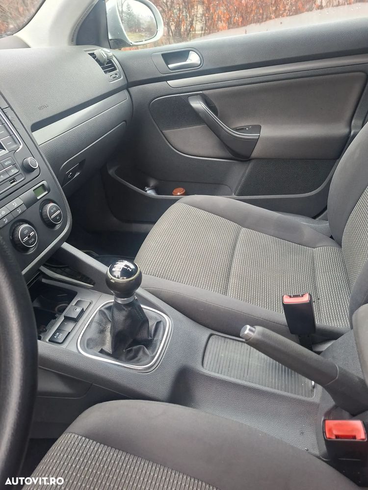 Volkswagen Jetta 1.6 Comfortline - 8