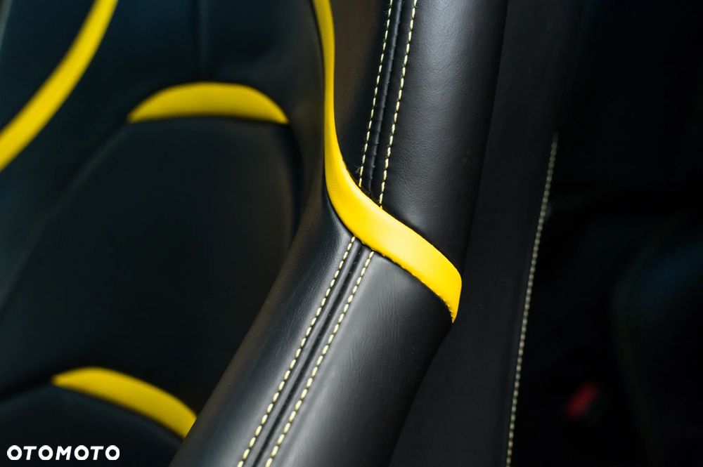Ferrari GTC4Lusso - 24