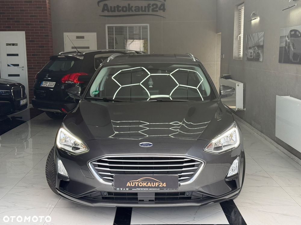 Ford Focus 1.0 EcoBoost Hybrid TITANIUM - 4