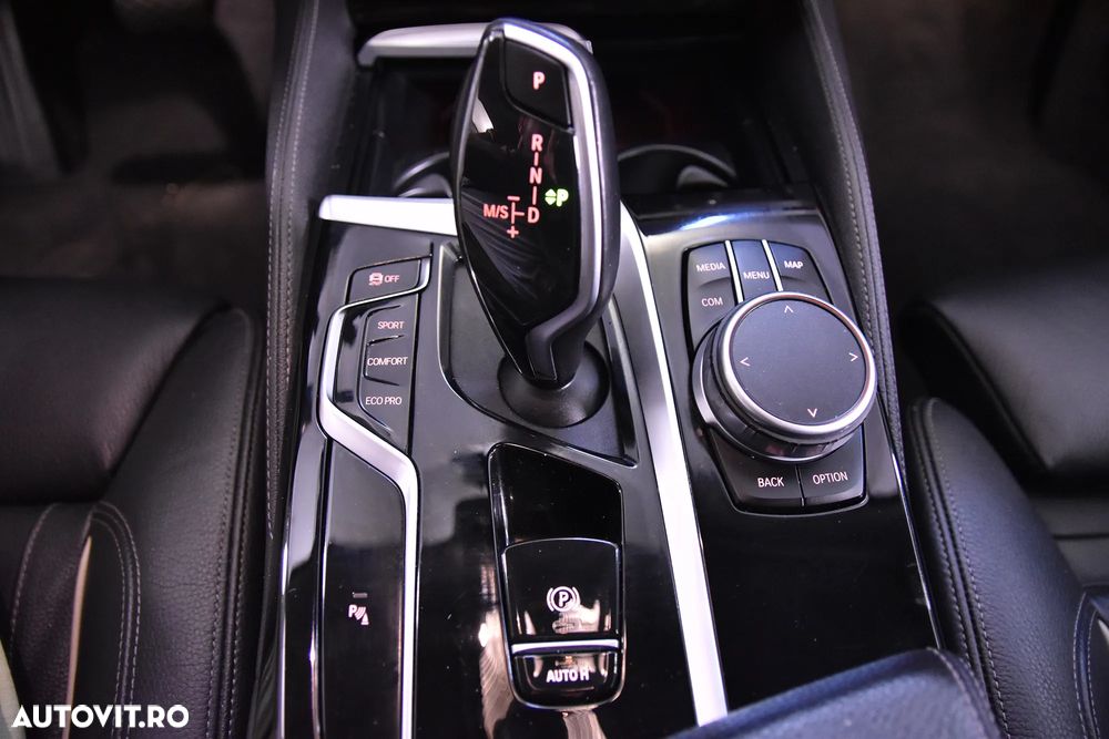 BMW Seria 5 520i AT - 17