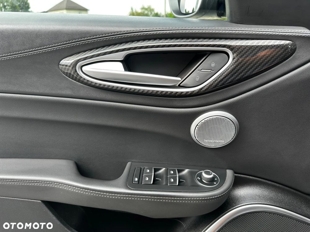 Alfa Romeo Giulia 2.0 Turbo Veloce Q4 - 21