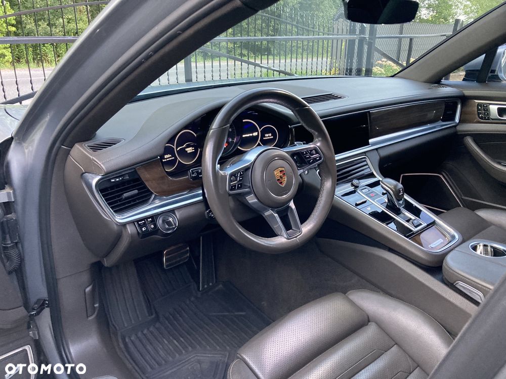 Porsche Panamera 4S - 6
