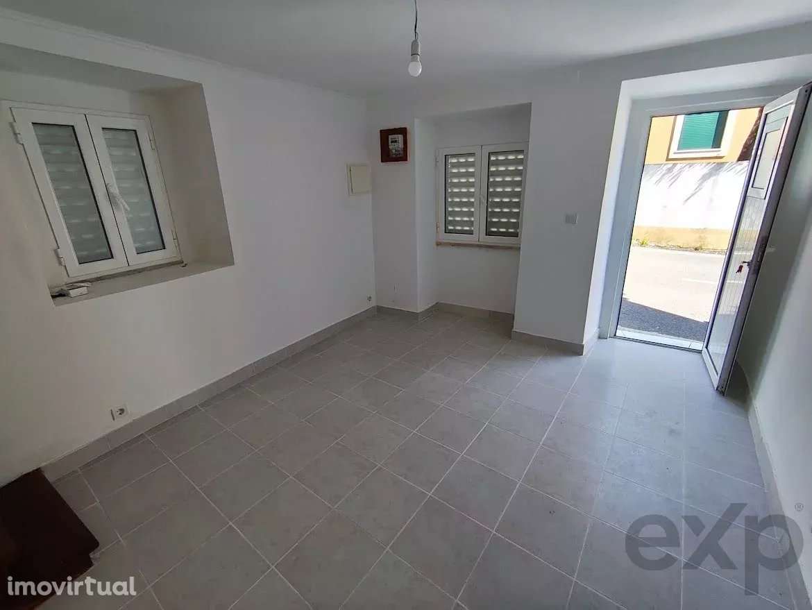 Moradia T3 com logradouro - Grande imagem: 3/15