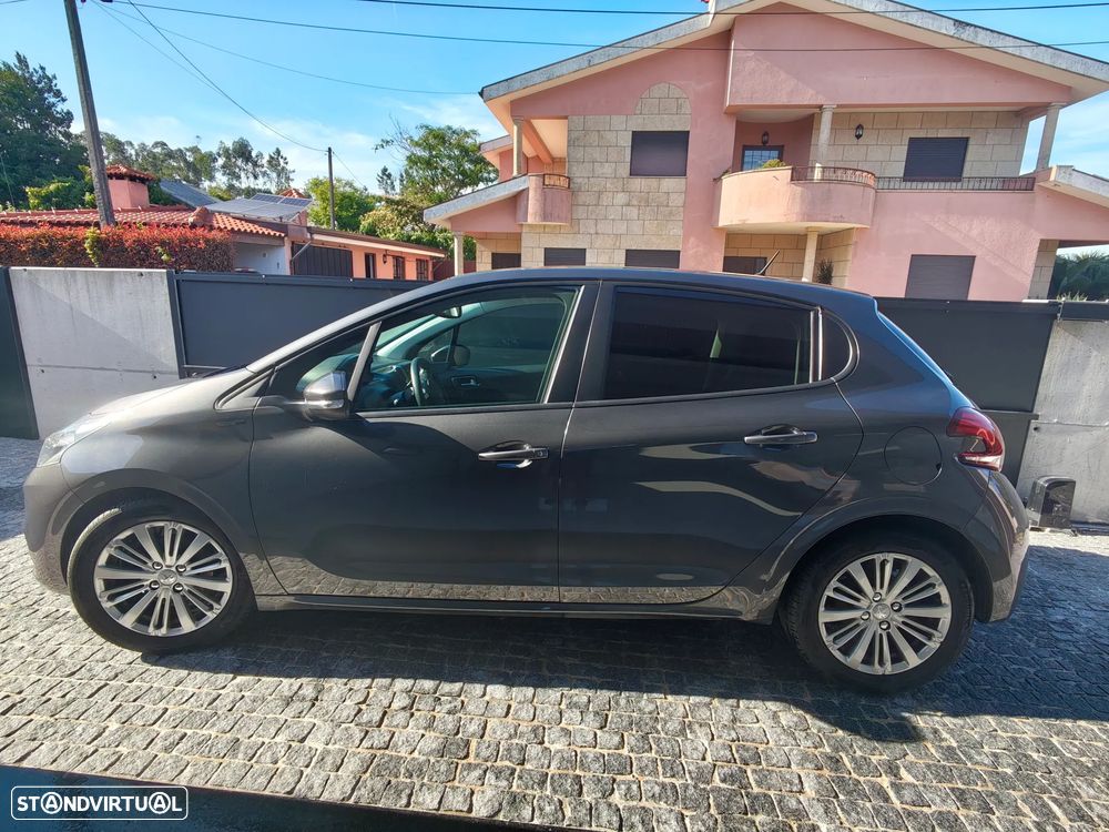 Peugeot 208 1.5 BlueHDi Signature - 11