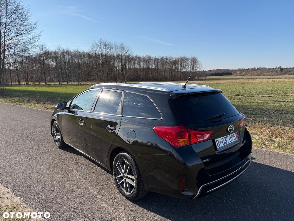 Toyota Auris - 2