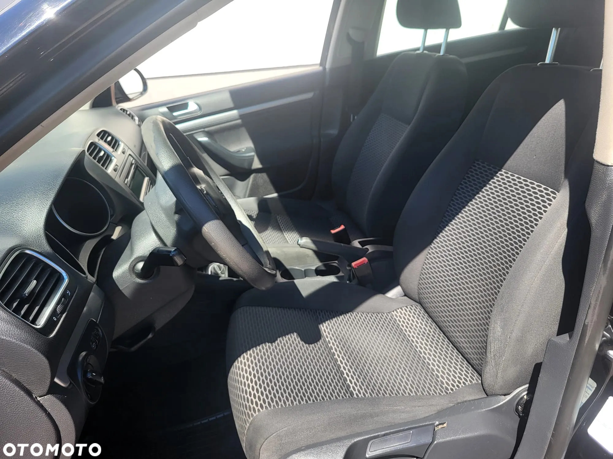 Volkswagen Golf VI 1.6 TDI Comfortline - 11