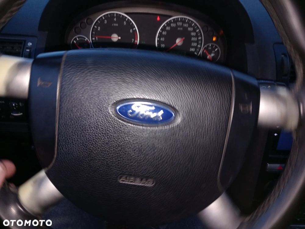 Ford Mondeo - 15