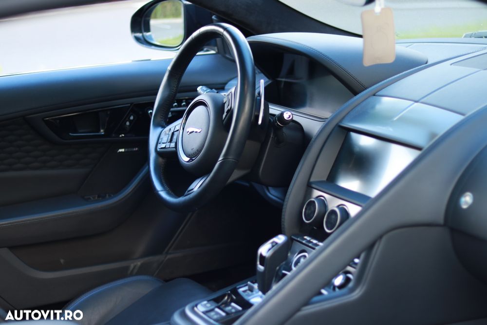 Jaguar F-Type - 13