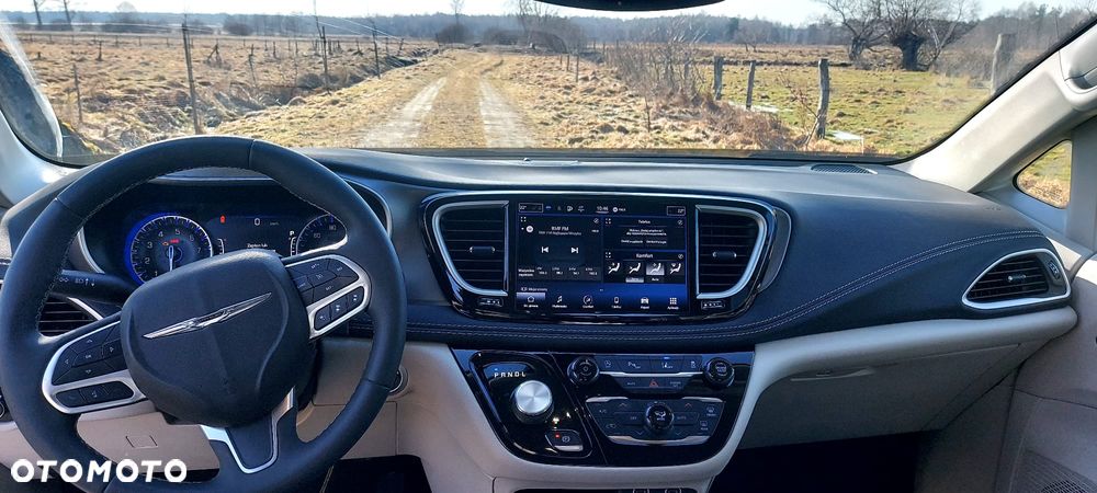 Chrysler Pacifica - 20